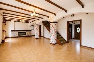 Lounge- click for photo gallery